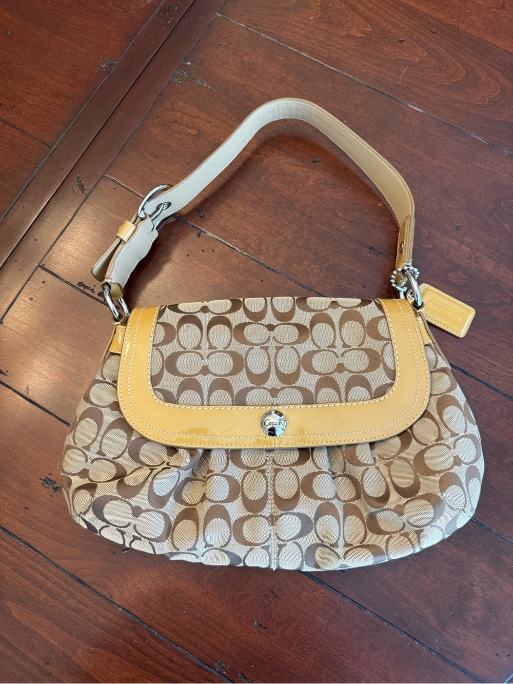 Coach Signature Canvas Y2K Hobo Bag in Beige and Yellow Used